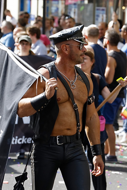 Gay pride Paris JUN13-230